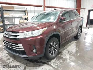 2018 Toyota Highlander SE with VIN 5TDJZRFH9JS898172, listed as a IAAI auction lot 41603508 with 144,438 mi miles. Bid and sale history available at carsss.com. Image 17.