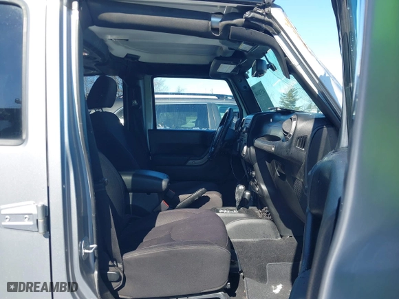 2013 Jeep Wrangler Unlimited Sport with VIN 1C4BJWDGXDL651995, listed as a IAAI auction lot 41578040 with 114,698 mi miles. Bid and sale history available at carsss.com. Image 5.