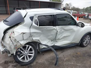 2011 Nissan Juke SL with VIN JN8AF5MR6BT021871, listed as a IAAI auction lot 41505582 with 157,293 mi miles. Bid and sale history available at carsss.com. Image 6.