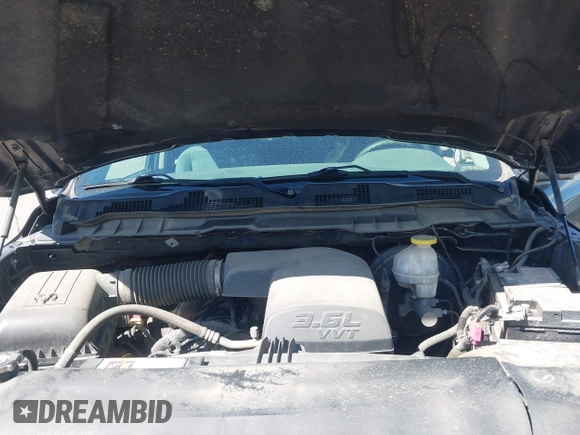 2018 Ram 1500 Express z VIN 1C6RR7FG2JS285033, wystawiony jako IAAI lot #42278751 z przebiegiem 203 340 mil mil oraz . Historia ofert i sprzedaży dostępna na DreamBid. Obrazek 10.