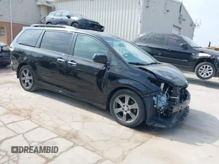2017 Toyota Sienna SE with VIN 5TDXZ3DC4HS840494, listed as a IAAI auction lot 42418699 with 90,197 mi miles and . Bid and sale history available at DreamBid. Image 1.