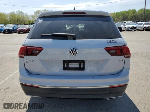 2018 Volkswagen Tiguan SEL z VIN 3VV3B7AXXJM214182, wystawiony jako Copart lot #53783515 z przebiegiem 117 466 mil mil oraz Szkoda całkowita • Salvage title. Historia ofert i sprzedaży dostępna na DreamBid. Obrazek 6.