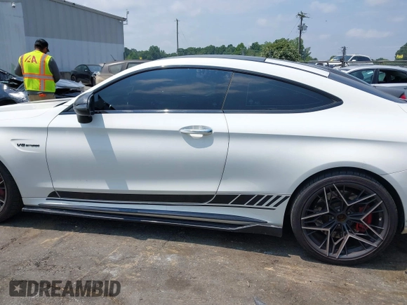 2017 Mercedes-Benz C 63 S AMG with VIN WDDWJ8HB9HF505142, listed as a IAAI auction lot 42694477 with 85,492 mi miles and . Bid and sale history available at DreamBid. Image 14.