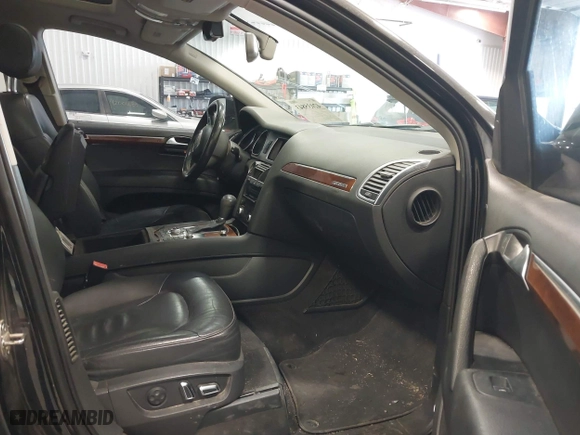 2011 Audi Q7 3.0L TDI Premium Plus with VIN WA1LMAFE4BD001149, listed as a IAAI auction lot 42035843 with 140,911 mi miles. Bid and sale history available at carsss.com. Image 5.