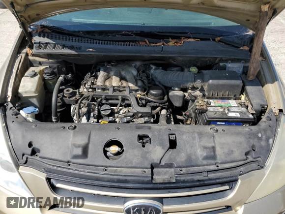 2007 Kia Sedona with VIN KNDMB133376125024, listed as a Copart auction lot 83657414 with 259,814 mi miles and Non Repairable. Bid and sale history available at carsss.com. Image 14.