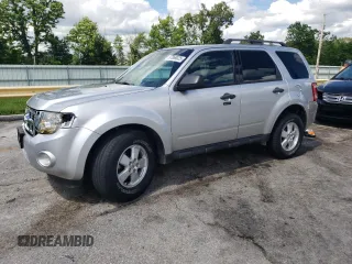 2010 Ford Escape XLT z VIN 1FMCU9D79AKD11215, wystawiony jako Copart lot #57869025 z przebiegiem 131 486 mil mil oraz Czysty tytuł • Clean title. Historia ofert i sprzedaży dostępna na DreamBid. Obrazek 1.