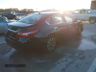 2018 Nissan Altima SR with VIN 1N4AL3AP7JC129741, listed as a IAAI auction lot 40923554 with 161,218 mi miles and . Bid and sale history available at carsss.com. Image 4.