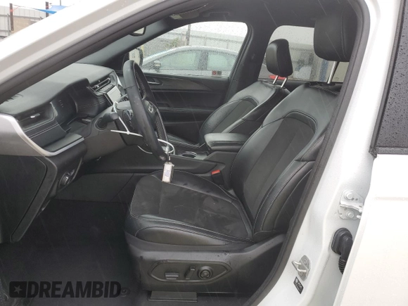 2024 Jeep Grand Cherokee Altitude with VIN 1C4RJGAG0R8546529, listed as a Copart auction lot 41863845 with 20,096 mi miles and Salvage title. Bid and sale history available at DreamBid. Image 7.