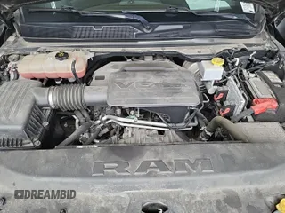 2022 Ram 1500 Big Horn z VIN 1C6RRFFG3NN179009, wystawiony jako IAAI lot #42566278 z przebiegiem 60 189 mil mil oraz . Historia ofert i sprzedaży dostępna na DreamBid. Obrazek 1.