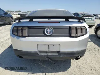 2012 Ford Mustang Premium z VIN 1ZVBP8AM7C5237576, wystawiony jako Copart lot #60374995 z przebiegiem 123 061 mil mil oraz Szkoda całkowita • Salvage title. Historia ofert i sprzedaży dostępna na DreamBid. Obrazek 6.