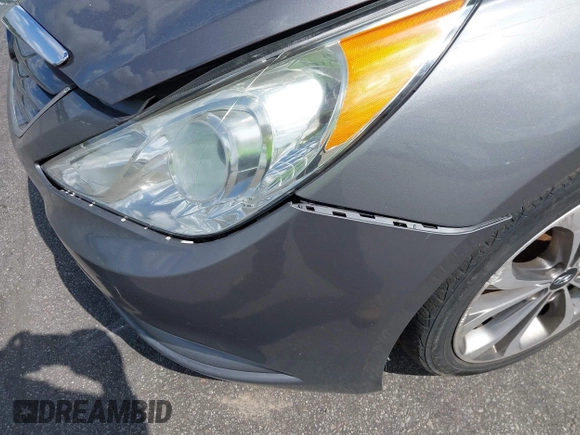 2014 Hyundai Sonata Limited with VIN 5NPEC4AB2EH943005, listed as a IAAI auction lot 41951991 with 176,380 mi miles and . Bid and sale history available at DreamBid. Image 6.