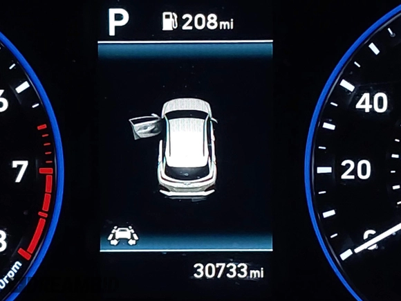2019 Hyundai Kona Ultimate with VIN KM8K5CA57KU325421, listed as a IAAI auction lot 41369897 with 30,733 mi miles. Bid and sale history available at carsss.com. Image 16.
