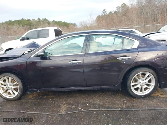 2011 Nissan Maxima 3.5 S with VIN 1N4AA5APXBC815890, listed as a IAAI auction lot 41427128 with 166,513 mi miles. Bid and sale history available at carsss.com. Image 15.