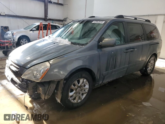 2007 Kia Sedona LX with VIN KNDMB233876120696, listed as a Copart auction lot 43963915 with 304,027 mi miles and Salvage Title. Bid and sale history available at carsss.com. Image 1.
