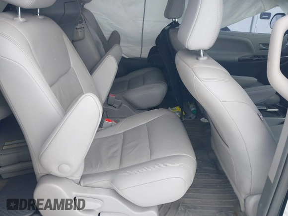 2019 Toyota Sienna XLE Auto Access Seat with VIN 5TDYZ3DC5KS967976, listed as a IAAI auction lot 41623525 with 83,527 mi miles. Bid and sale history available at carsss.com. Image 8.