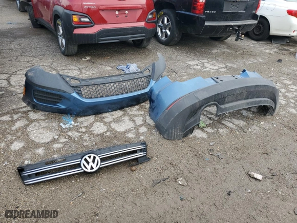 2017 Volkswagen Tiguan Wolfsburg Edition with VIN WVGSV7AX9HK025974, listed as a Copart auction lot 45923955 with 60,115 mi miles and Salvage Title. Bid and sale history available at carsss.com. Image 13.
