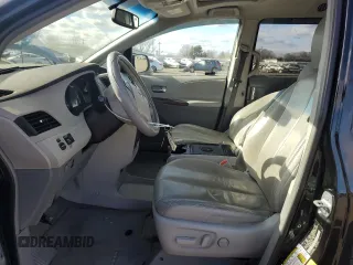 2014 Toyota Sienna Limited z VIN 5TDDK3DC5ES083494, wystawiony jako Copart lot #88325745 z przebiegiem 130 476 mil mil oraz Szkoda całkowita • Salvage title. Historia ofert i sprzedaży dostępna na DreamBid. Obrazek 7.