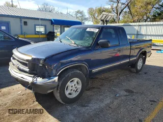 2001 Chevrolet S-10 LS with VIN 1GCDT19WX1K138172, listed as a Copart auction lot 79623404 with 167,179 mi miles and Salvage Title. Bid and sale history available at DreamBid. Image 1.