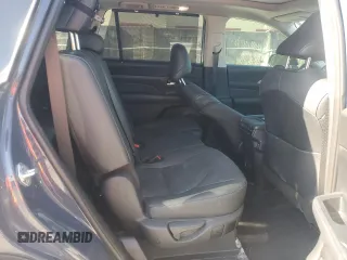 2024 Toyota Highlander XLE z VIN 5TDAAAA57RS002467, wystawiony jako Copart lot #56787135 z przebiegiem 16 495 mil mil oraz Szkoda całkowita • Salvage title. Historia ofert i sprzedaży dostępna na DreamBid. Obrazek 11.