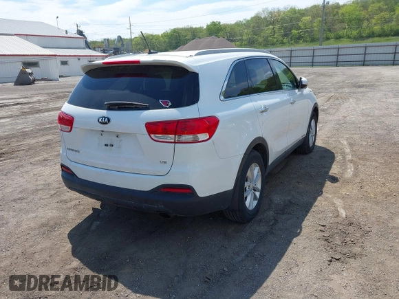 2016 Kia Sorento LX with VIN 5XYPGDA53GG183202, listed as a IAAI auction lot 42212026 with 135,482 mi miles and . Bid and sale history available at carsss.com. Image 4.