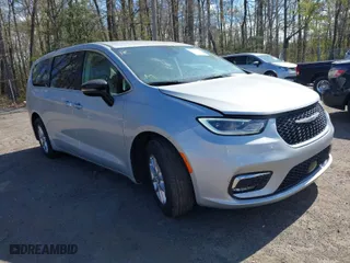 2024 Chrysler Pacifica Touring L with VIN 2C4RC1BG6RR179873, listed as a IAAI auction lot 42033556 with 22,639 mi miles. Bid and sale history available at carsss.com. Image 1.