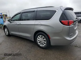 2017 Chrysler Pacifica Touring L with VIN 2C4RC1BG2HR552731, listed as a Copart auction lot 55069825 with 33,315 mi miles and Salvage Title. Bid and sale history available at DreamBid. Image 2.