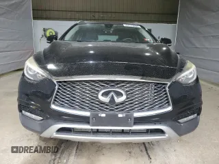 2018 Infiniti QX30 Essential z VIN SJKCH5CR7JA057432, wystawiony jako Copart lot #57773095 z przebiegiem 94 839 mil mil oraz Tytuł czysty. Historia ofert i sprzedaży dostępna na DreamBid. Obrazek 5.