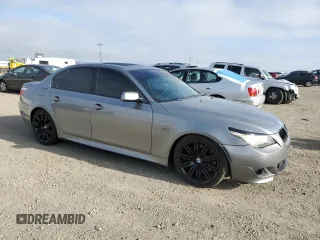 2008 BMW 5 Series 550i z VIN WBANW53598CT48590, wystawiony jako Copart lot #56258785 z przebiegiem 198 279 mil mil oraz Szkoda całkowita • Salvage title. Historia ofert i sprzedaży dostępna na DreamBid. Obrazek 4.