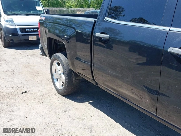 2016 Chevrolet Silverado 2500HD Work Truck with VIN 1GC1KUE81GF158732, listed as a IAAI auction lot 42061955 with 161,570 mi miles. Bid and sale history available at carsss.com. Image 18.