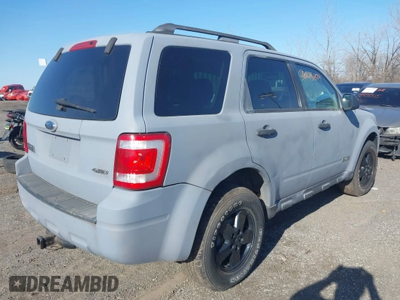 2008 Ford Escape XLT with VIN 1FMCU93198KD32038, listed as a IAAI auction lot 38925724 with 66,153 mi miles. Bid and sale history available at carsss.com. Image 4.