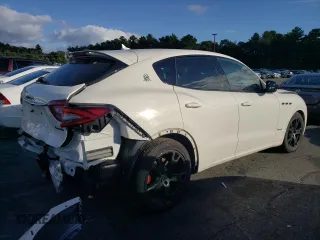 2019 Maserati Levante GranSport with VIN ZN661XUS9KX328117, listed as a Copart auction lot 73722224 with 0 mi miles and Salvage Title. Bid and sale history available at carsss.com. Image 3.