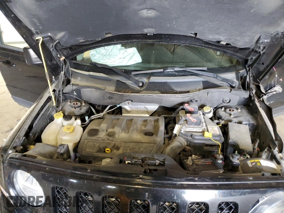 2015 Jeep Patriot Latitude z VIN 1C4NJRFB5FD426252, wystawiony jako Copart lot #54958515 z przebiegiem 80 250 mil mil oraz Szkoda całkowita • Salvage title. Historia ofert i sprzedaży dostępna na DreamBid. Obrazek 12.