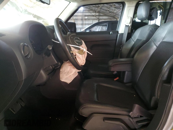 2017 Jeep Patriot Sport z VIN 1C4NJPBAXHD166726, wystawiony jako Copart lot #48983685 z przebiegiem 125 539 mil mil oraz Szkoda całkowita • Salvage title. Historia ofert i sprzedaży dostępna na DreamBid. Obrazek 7.