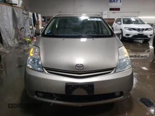 2004 Toyota Prius with VIN JTDKB20U640009390, listed as a Copart auction lot 88704105 with 203,798 mi miles and Salvage Title. Bid and sale history available at carsss.com. Image 5.