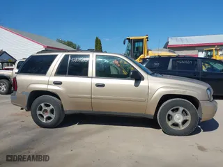 2007 Chevrolet TrailBlazer LS with VIN 1GNDT13S972247860, listed as a IAAI auction lot 42109210 with 259,362 mi miles. Bid and sale history available at carsss.com. Image 14.
