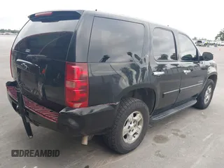 2007 Chevrolet Tahoe LS z VIN 1GNFC13C37J395803, wystawiony jako IAAI lot #42068163 z przebiegiem 273 156 mil mil oraz . Historia ofert i sprzedaży dostępna na DreamBid. Obrazek 4.