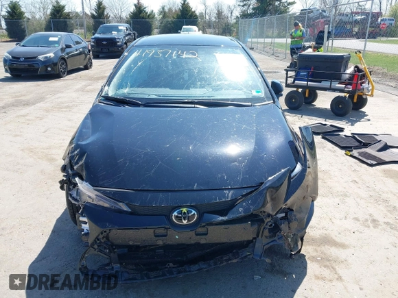 2025 Toyota Corolla LE z VIN 5YFB4MDE5SP264382, wystawiony jako IAAI lot #41937142 z przebiegiem 1 241 mil mil oraz . Historia ofert i sprzedaży dostępna na DreamBid. Obrazek 13.