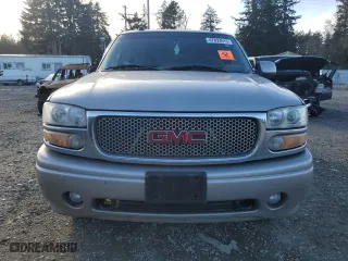 2004 GMC Yukon Denali with VIN 1GKEK63UX4J210336, listed as a Copart auction lot 47892615 with 375,952 mi miles and Salvage Title. Bid and sale history available at carsss.com. Image 5.
