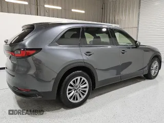 2024 Mazda CX-90 Preferred z VIN JM3KKBHDXR1148449, wystawiony jako Copart lot #55865375 z przebiegiem 28 915 mil mil oraz Tytuł czysty. Historia ofert i sprzedaży dostępna na DreamBid. Obrazek 3.