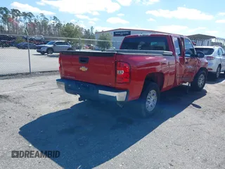 2007 Chevrolet Silverado 1500 LT w/1LT with VIN 2GCEC19C671599730, listed as a IAAI auction lot 41640569 with 192,835 mi miles. Bid and sale history available at carsss.com. Image 4.