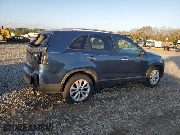 2014 Kia Sorento EX with VIN 5XYKU4A78EG496568, listed as a Copart auction lot 86245974 with 164,386 mi miles and Salvage Title. Bid and sale history available at carsss.com. Image 3.