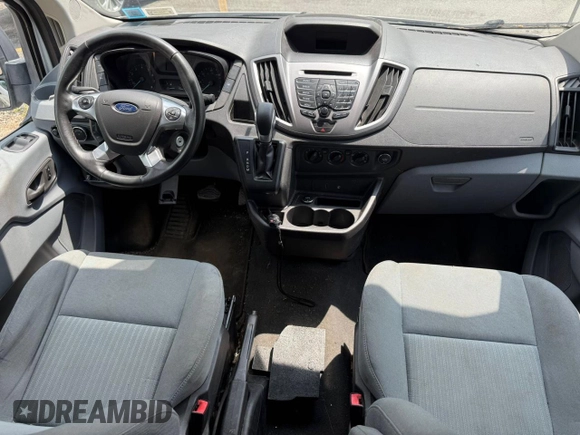 2015 Ford Transit XL z VIN 1FBZX2ZM1FKA63257, wystawiony jako Copart lot #63822515 z przebiegiem 198 249 mil mil oraz Czysty tytuł • Clean title. Historia ofert i sprzedaży dostępna na DreamBid. Obrazek 9.