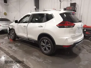 2018 Nissan Rogue SV z VIN 5N1AT2MV4JC809851, wystawiony jako IAAI lot #42018363 z przebiegiem 67 917 mil mil oraz . Historia ofert i sprzedaży dostępna na DreamBid. Obrazek 3.