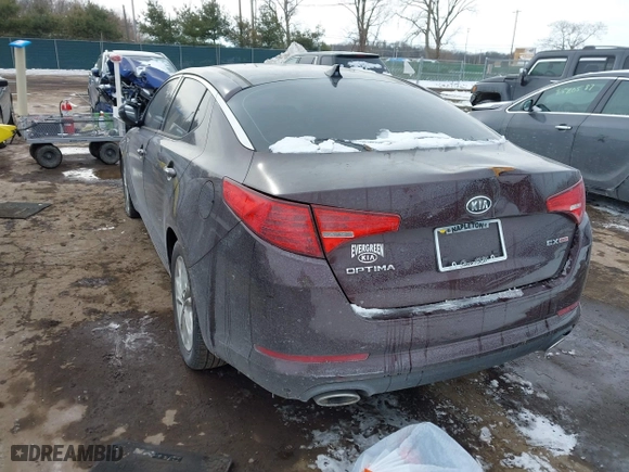 2011 Kia Optima EX with VIN KNAGN4A75B5158176, listed as a IAAI auction lot 41553536 with 140,785 mi miles. Bid and sale history available at carsss.com. Image 3.
