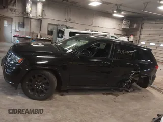 2018 Jeep Grand Cherokee Laredo E with VIN 1C4RJFAG4JC298393, listed as a IAAI auction lot 42073426 with 145,386 mi miles. Bid and sale history available at carsss.com. Image 13.