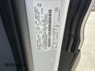 2018 Ford Transit Passenger XL z VIN 1FBZX2CM7JKA76872, wystawiony jako Copart lot #51631945 z przebiegiem 270 145 mil mil oraz Czysty tytuł • Clean title. Historia ofert i sprzedaży dostępna na DreamBid. Obrazek 10.