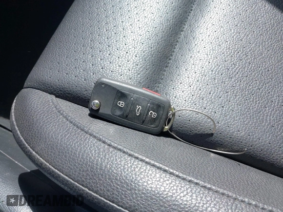 2015 Volkswagen Tiguan SE z VIN WVGBV7AXXFW503955, wystawiony jako IAAI lot #41730076 z przebiegiem 146 446 mil mil oraz . Historia ofert i sprzedaży dostępna na DreamBid. Obrazek 11.