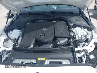 2024 Mercedes-Benz C 300 z VIN W1KAF4GB8RR227839, wystawiony jako IAAI lot #42079634 z przebiegiem 2 062 mil mil oraz . Historia ofert i sprzedaży dostępna na DreamBid. Obrazek 10.