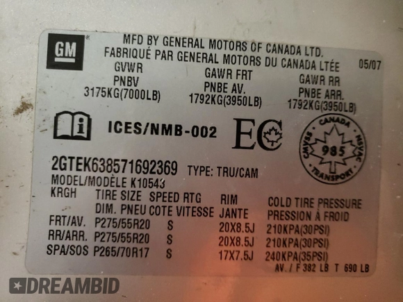 2007 GMC Sierra Denali z VIN 2GTEK638571692369, wystawiony jako Copart lot #46514983 z przebiegiem 261 756 mil mil oraz Szkody całkowita. Historia ofert i sprzedaży dostępna na DreamBid. Obrazek 12.