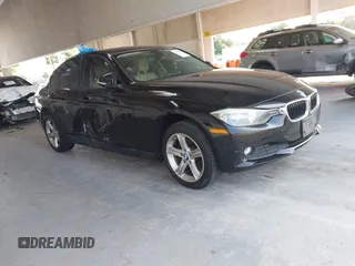 2013 BMW 3 Series 320i xDrive z VIN WBA3C3C56DF982906, wystawiony jako IAAI lot #42395925 z przebiegiem 117 880 mil mil oraz . Historia ofert i sprzedaży dostępna na DreamBid. Obrazek 13.